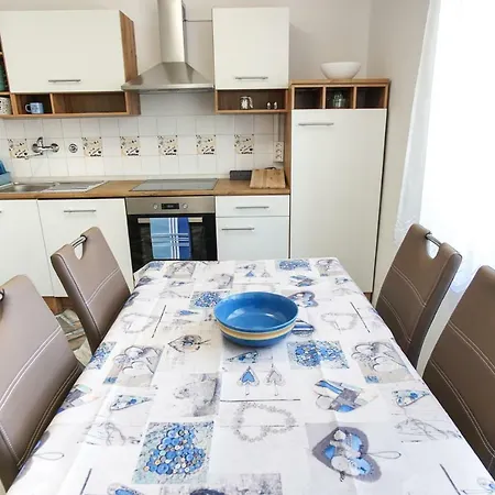 公寓 Marino Apartma *