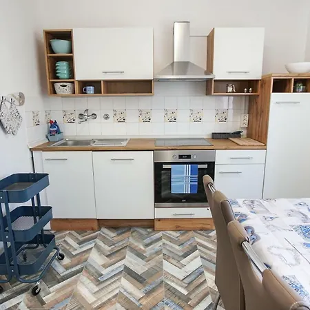 公寓 Marino Apartma *